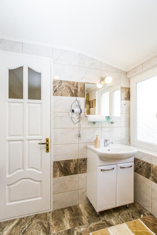 Apartments Kamyanitsa Γιαρέμτσε Δωμάτιο φωτογραφία
